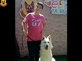 Hakan Uçar ve beyaz Alman Çoban Köpeği Mars