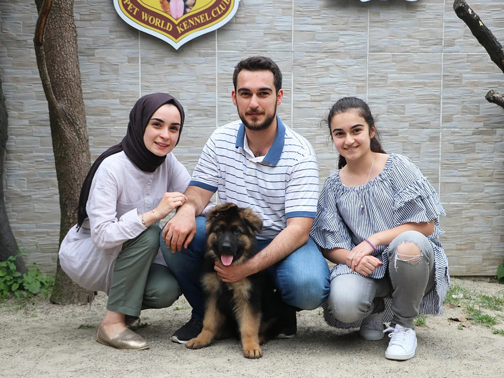 Hande Hanım ve kardeşleri, Isus von Petworld'e kavuştu
