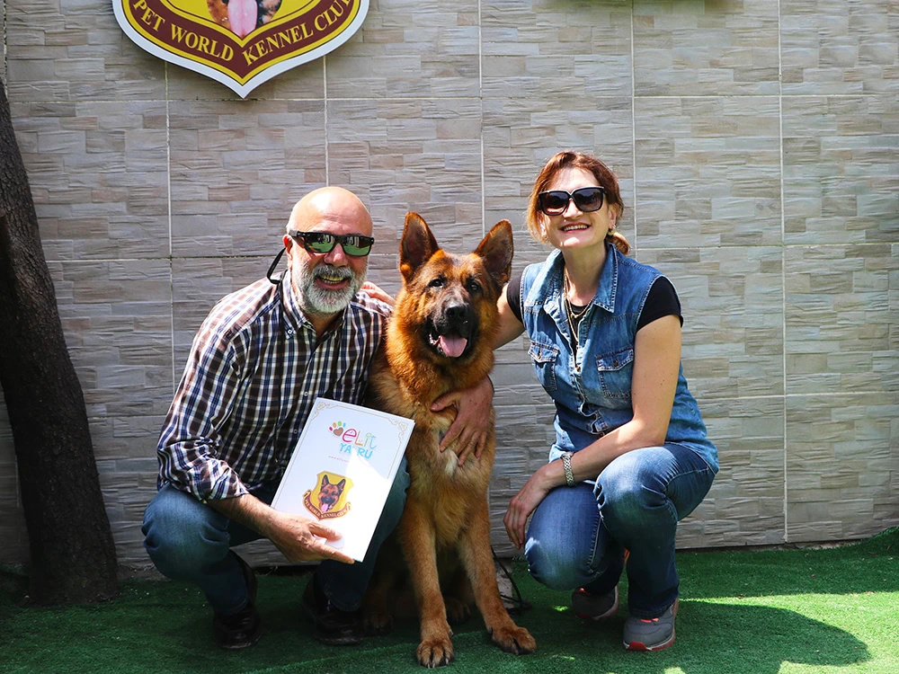 Hüseyin Berberoğlu ve eşi, Volk von Petworld'e sahip oldu