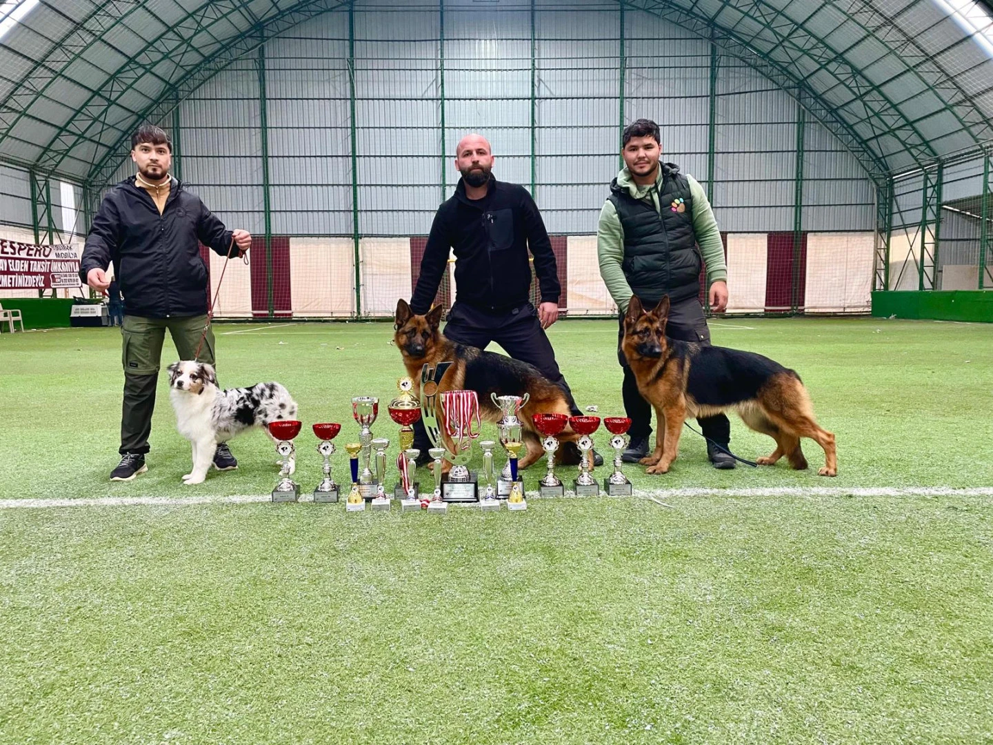 En Özel Köpek Irklarının Bulunduğu İzmir Yarışmasındaki Başarılarımız